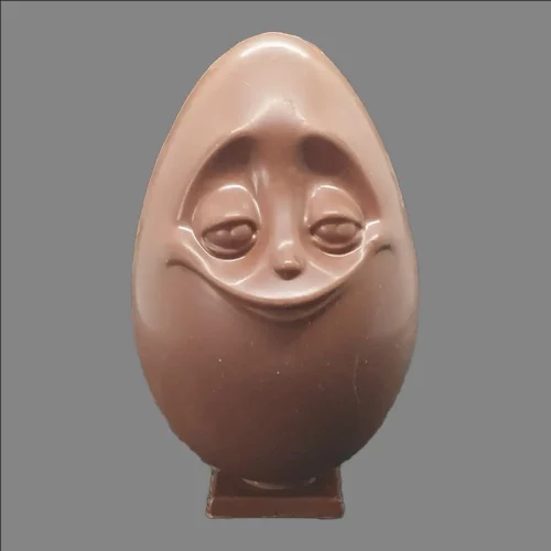 oeuf-visage-sourire-béat Photo œuf visage expressif sourire béat